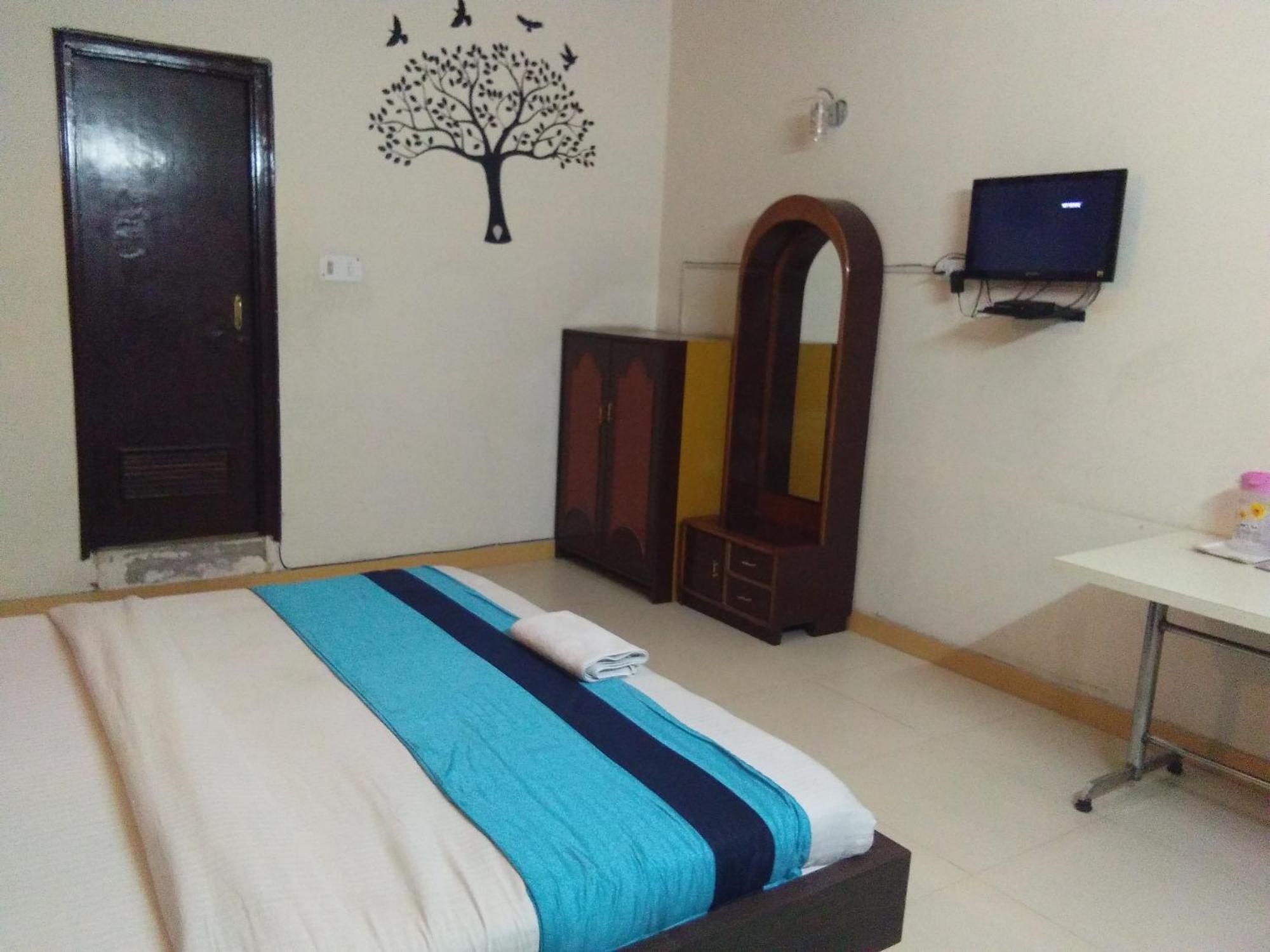 Hotel Samridhi Palace Juhi Bari Екстер'єр фото